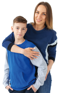 abra_o_familia_mulher_menino_AdobeStock_288330764_satura_